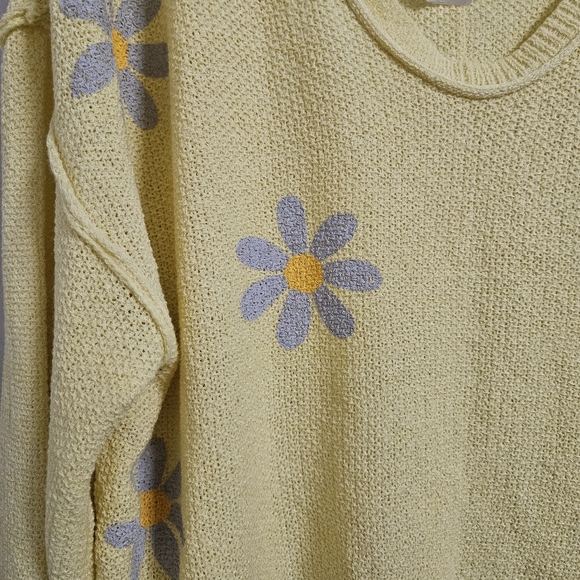 NWT POL Yellow Daisy Oversize Knit Sweater Women's Medium V-Neck Hippie Bohemian - Picture 5 of 8